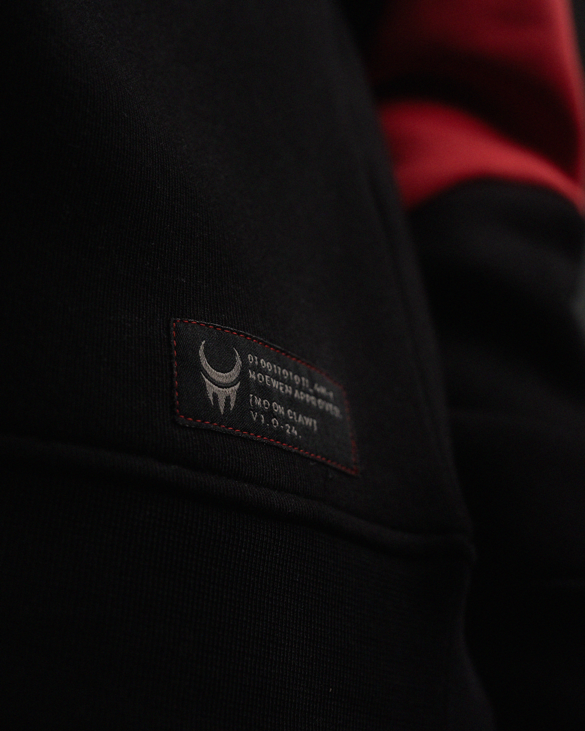 MOONCLAW DARK // CREWNECK