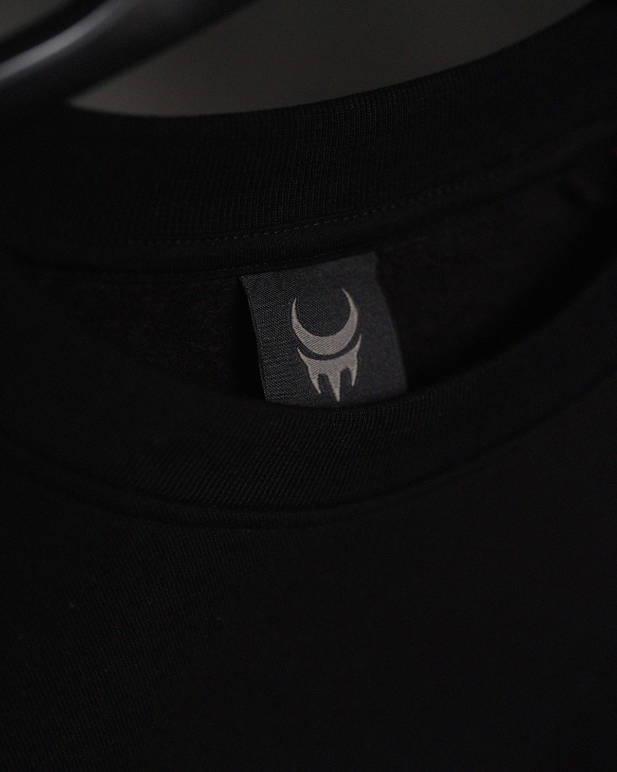 MOONCLAW DARK // CREWNECK